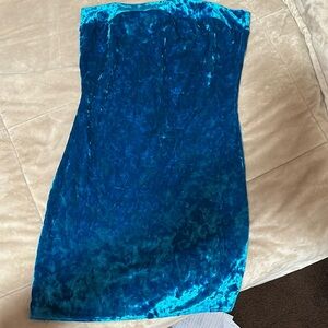 Blue velvet short dress